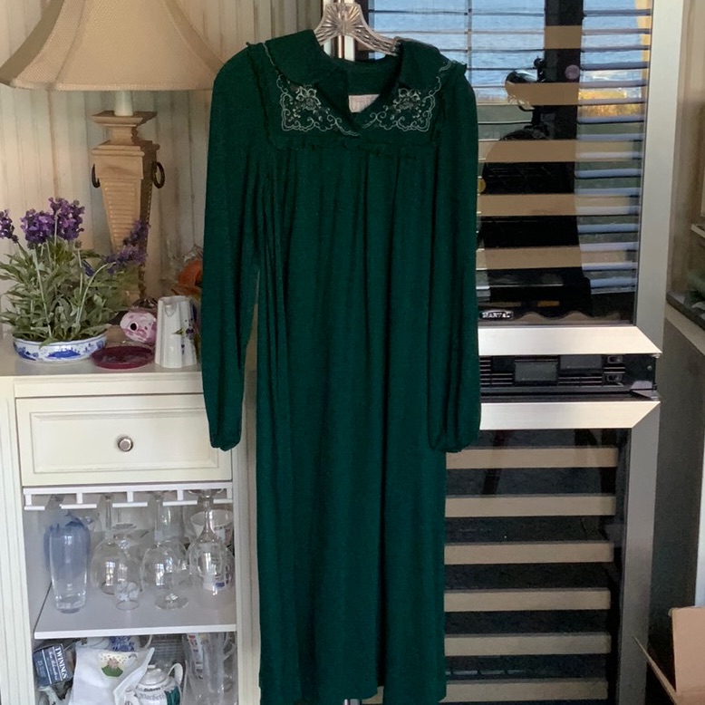 Ladies Dress Forest Green W/ Floral Design On Top Size 12